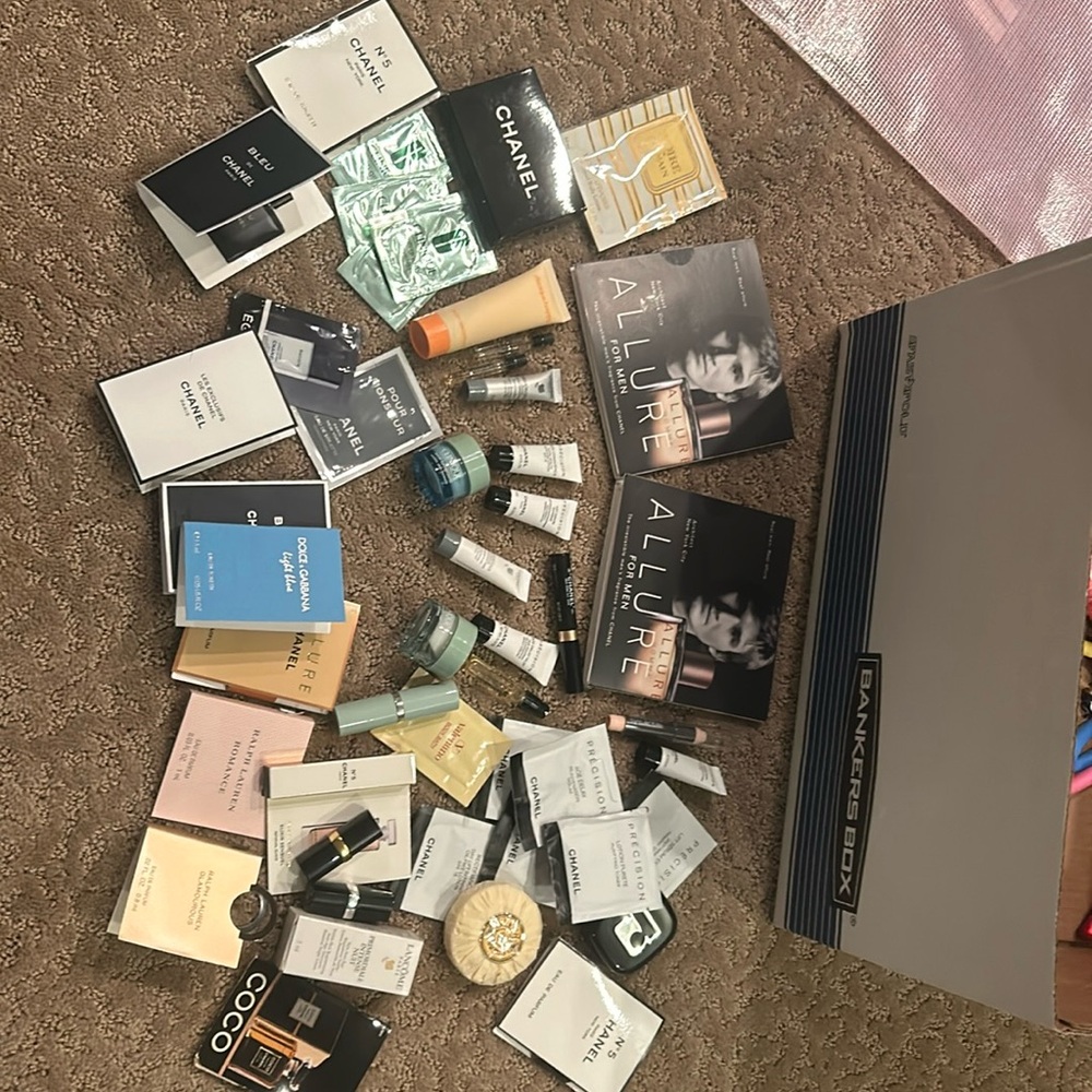FREEBIES WITH EVERY ORDER